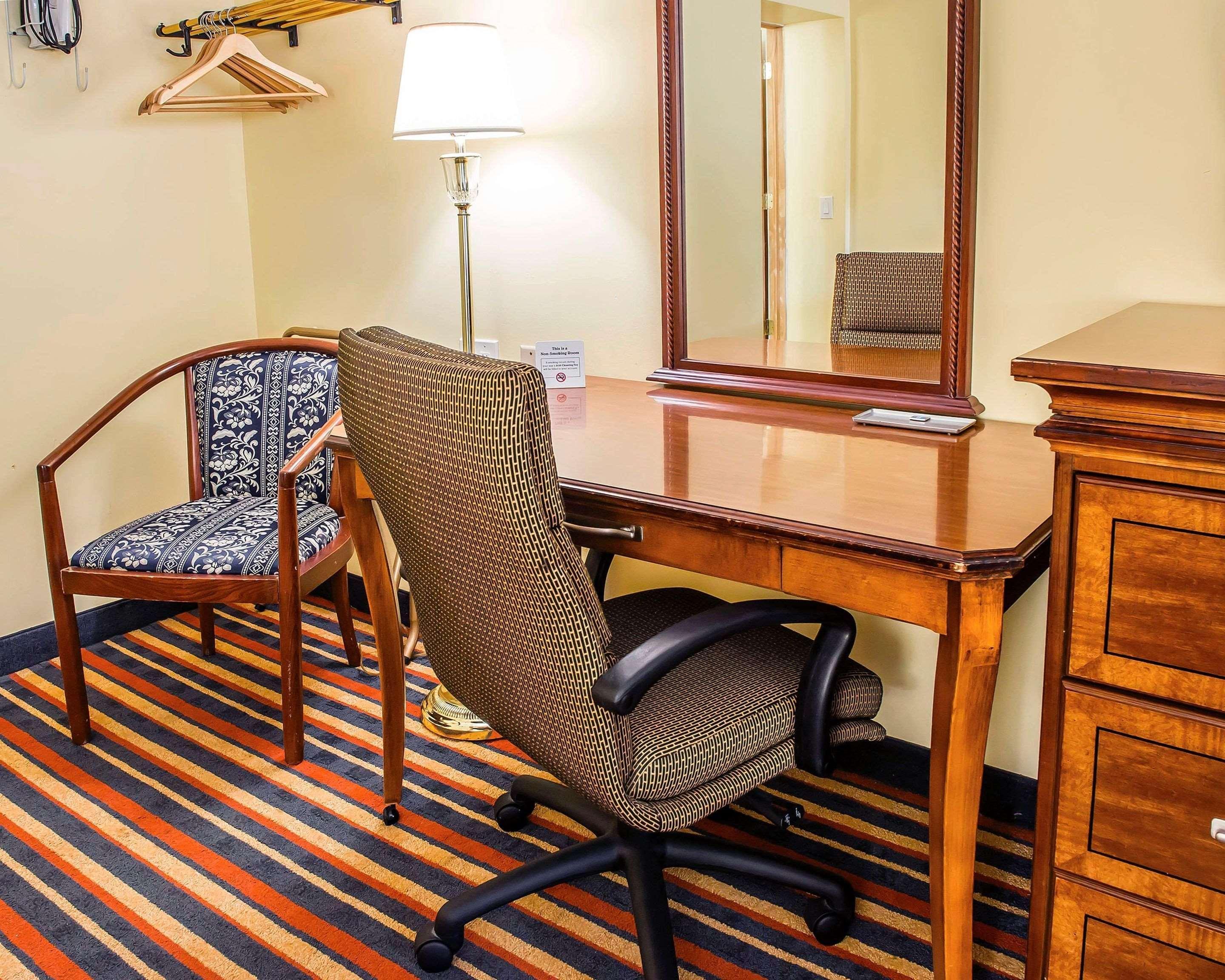 Econo Lodge Jefferson Hills Hwy 51 Clairton Buitenkant foto